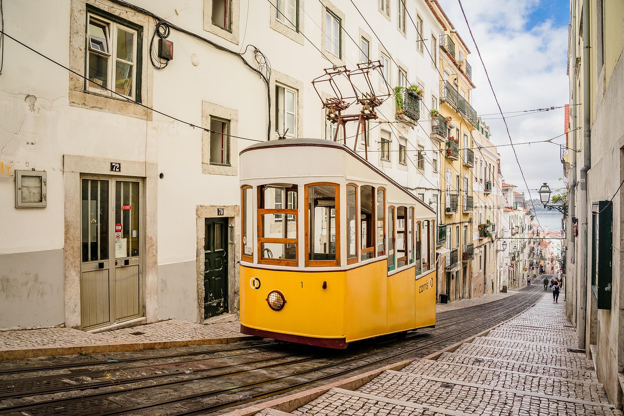 lisbon-8275988_1280