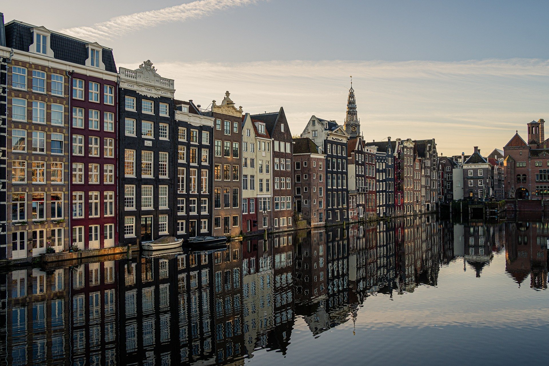 amsterdam-9936659_1920