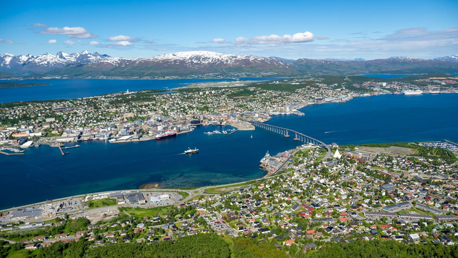 tromso-norway-fjord-cruise-hurtigruten
