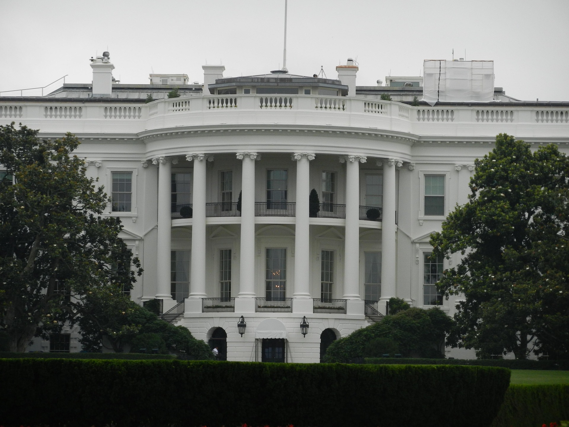 white-house-236844_1920